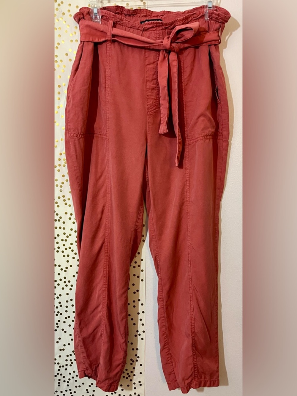High-Waist Lightweight Tie Belt Trousers in Dusty Red size Large